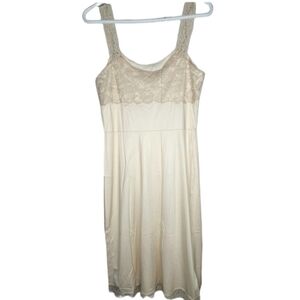 Vintage BLACK MAGIC Union Label Nylon Lace Slip Women's Size 34